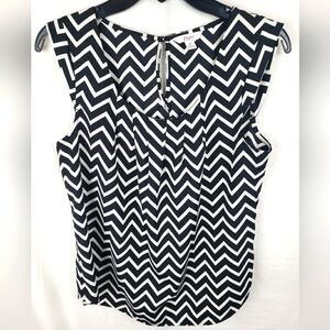 Candies Black and White Sleeveless Shirt Sz M